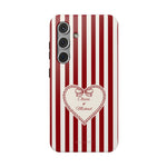 Funda personalizada a rayas — Diseño de corazón rojo y blanco (nombres personalizados)