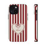 Funda personalizada a rayas — Diseño de corazón rojo y blanco (nombres personalizados)