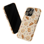 Slanke iPhone-hoes — knus bak- en teddybeerpatroon (recept, hert, knopen)