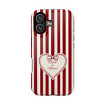 Funda personalizada a rayas — Diseño de corazón rojo y blanco (nombres personalizados)