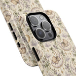 Dromerige wolkenknuffelbeer iPhone-hoesje met MagSafe