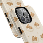 Beige teddybeer op wolken iPhone-hoesje met MagSafe