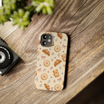 Slanke iPhone-hoes — knus bak- en teddybeerpatroon (recept, hert, knopen)