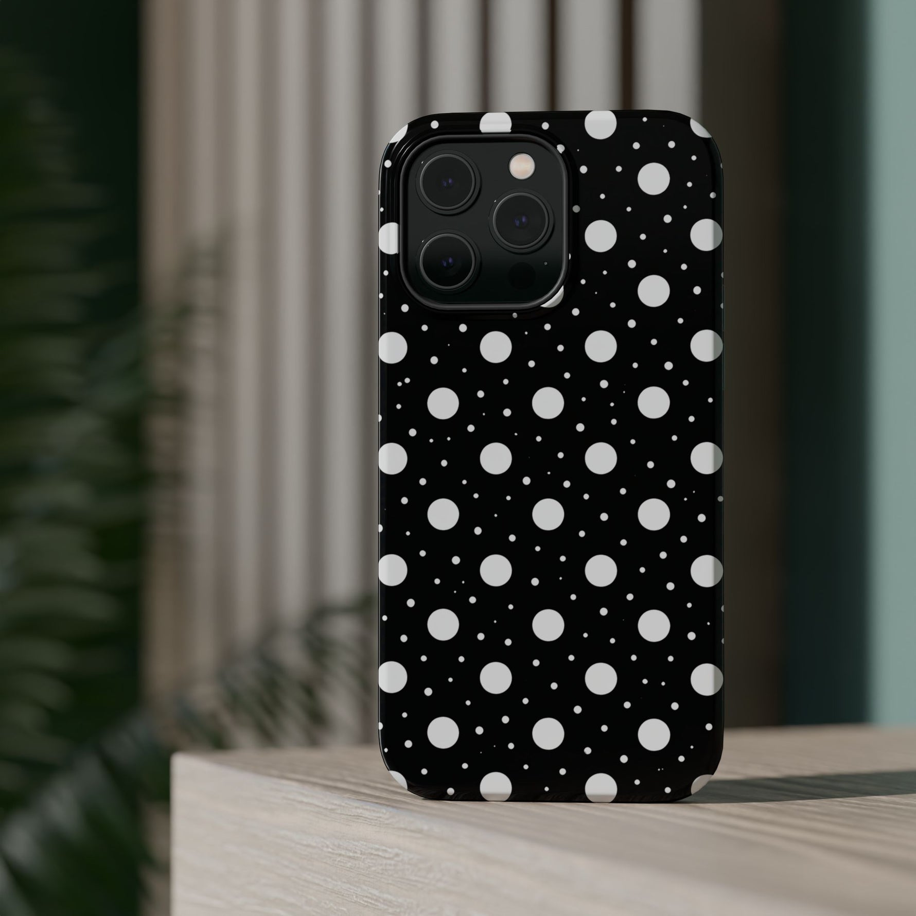 Polka Dot Impact-Resistant iPhone Case | MagSafe