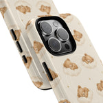 Beige teddybeer op wolken iPhone-hoesje met MagSafe