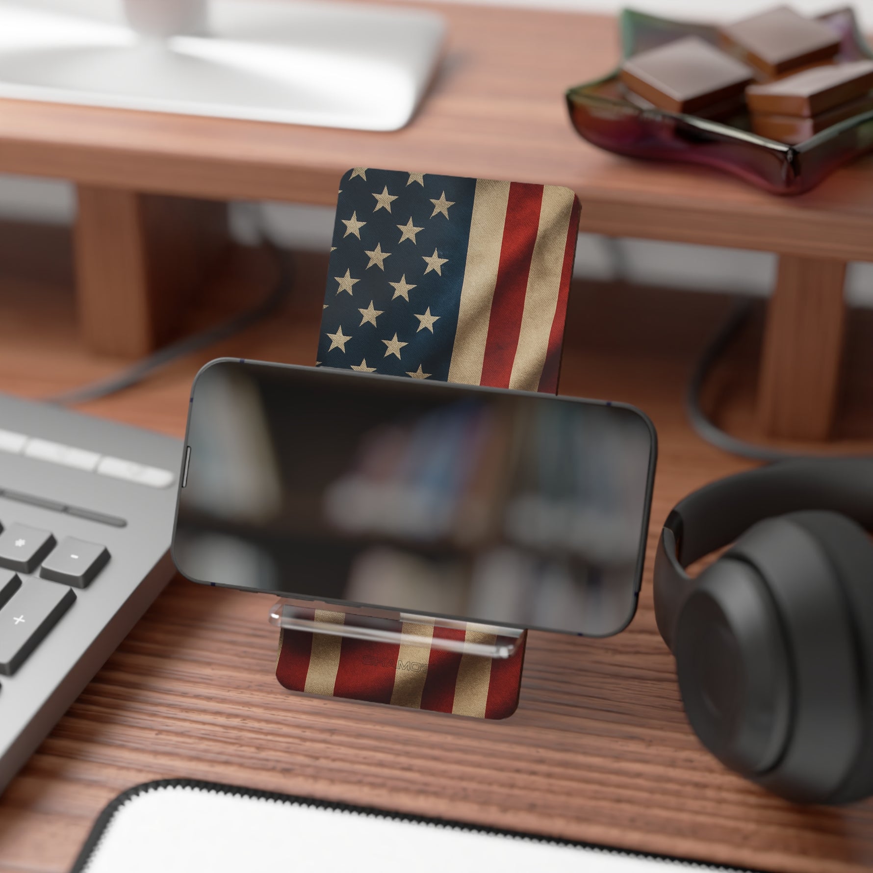American Flag Phone Stand, Patriotic Mobile Display Stand for Smartphones