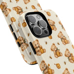 Honingknuffelbeer iPhone-hoesje — ontwerp met gele bij en honingpot met MagSafe