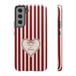 Funda personalizada a rayas — Diseño de corazón rojo y blanco (nombres personalizados)