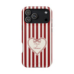 Funda personalizada a rayas — Diseño de corazón rojo y blanco (nombres personalizados)